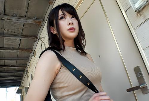 【素人×人妻】爆乳でエロい欲求不満妻が素人アラサー妻が一般大学生の自宅にお泊り！
