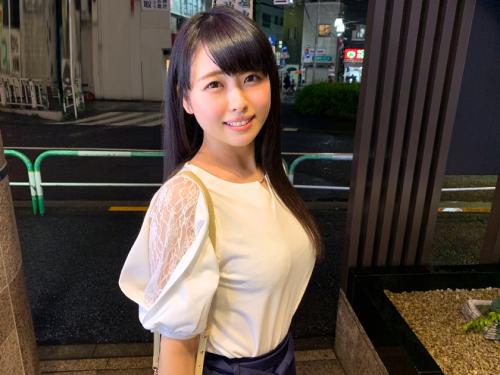 【素人】「お尻叩いて」とドMで童顔ロリなホテルフロントで働く女の子！