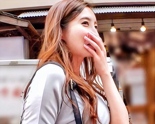 いつでものどこでも愛液を出せると言うびっくりエロ人間の美尻バーテンダー！