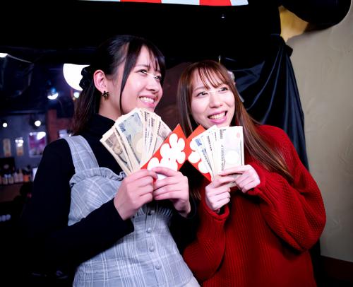 【素人ナンパ企画】彼氏が隣りにいるのにNTR！激安居酒屋でイキ我慢させられる彼女たち！