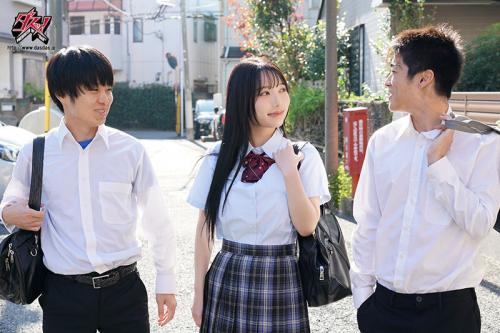 【幼なじみ】「童貞卒業するなら2人同時でしょ？ 」両親がいないので遊びにきてと、二人を誘う。