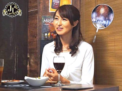 【人妻ナンパ】「自分も浮気しちゃえば旦那の浮気も気にならないしね？」42歳の専業主婦の不倫セックス！