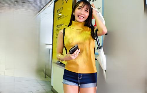 【素人】「え？ホテル？行く行くｗｗ！」ロリ顔でミニマムG爆乳ボディは最高！無毛ツルツルまんこのエロい女子大生ギャルと待ち合わせ！