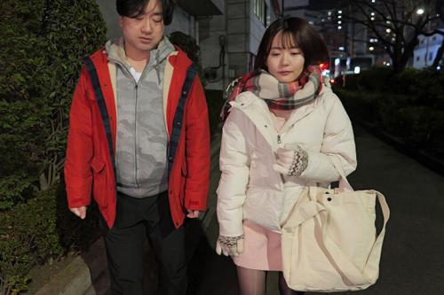 【ノーブラ誘惑】バイト女子の部屋着からポロリ！誘惑されたファミレス雇われ店長の俺！