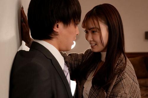 【婚前NTR】「わたし、他人のモノが欲しくなっちゃうの…」結婚間近の俺を誘ってくる元クラスメイト！