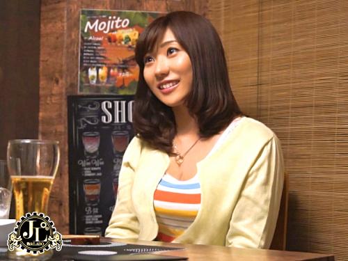 【人妻ナンパ】「旦那は勃ちが悪くて…」35歳の綺麗な専業主婦の人妻さん！