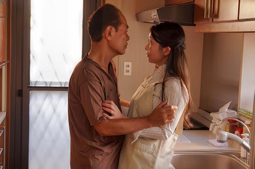 【人妻NTR】かつてこの家の家主だったと名乗る男と不倫関係に堕ちた中古マイホームを購入した人妻！