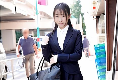 【MM号】就活中の女子大生が牛乳を口に含んだ状態でくすぐりガマンゲーム！