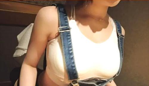 【素人ナンパ】「うっわ！格好からしてエロいっｗ！」おっぱいの大きさを隠しきれない夜の街で遊んでるギャルをゲット！