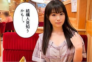 【素人】隠れ巨乳のファミレス店員は揉みがいのある経験豊富なエロビッチ！