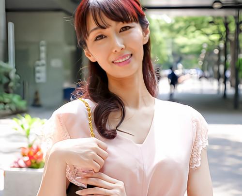 【人妻ナンパ】子どもがいるとは思えないスレンダーな上に年齢を感じさせない美肌の42歳の専業主婦！
