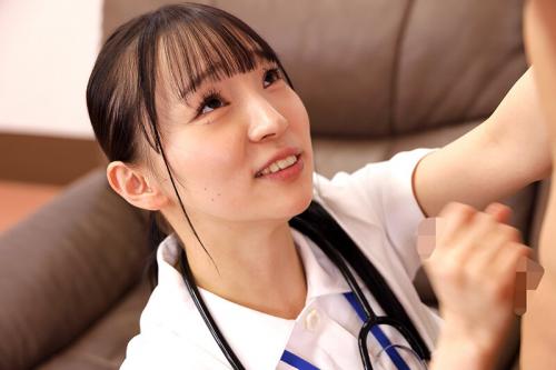 【素人】絶倫デカチンから手コキしてくれるロリかわいい看護婦さん