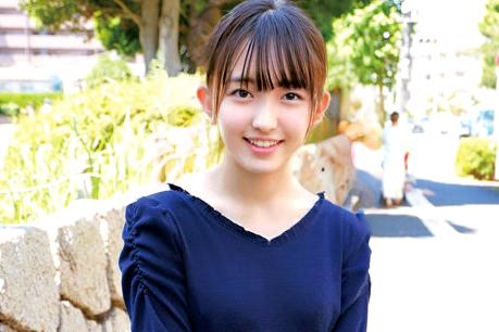【素人ナンパ企画】「なんか変なお汁が出てるんですけど…」ロリ童顔な清楚美少女のに中出しセックス！