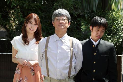 【義母と息子】義理の息子の抑えられない性欲が性犯罪に向かわないように自らの肉体を犠牲にする母親！