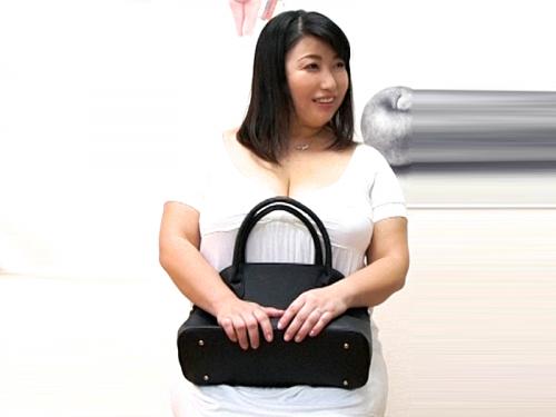 【盗撮】真面目に働くよりも…と高額なバイト代に釣られてヌードモデルに応募したパートの人妻！