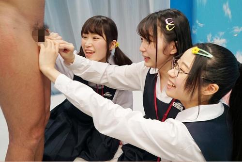 【マジックミラー号】修学旅行に来たウブな田舎の制服ロリに未成年には過激な保健体育の特別講義！