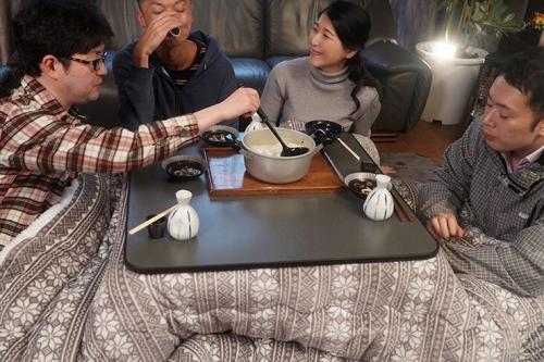 【母子相姦】今まで独占できなかった母親の愛情を取り戻したい末っ子が実家で母と過ごす近親相姦！