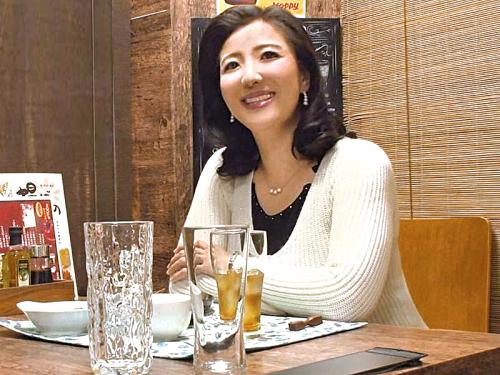 【人妻ナンパ】「旦那と喧嘩中で帰りたくなくない。。」41歳のエロい爆乳な専業主婦のお持ち帰りに成功！