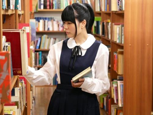 特濃ザーメンが直撃しようが画面ギットギトになろうがお構いなし！常にぶっかけされた生徒達は学園生活を平然と送る！