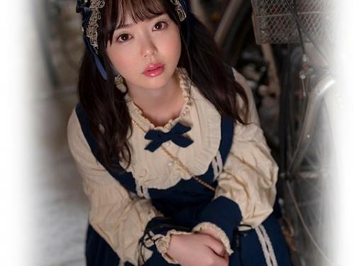なんでもしてくれる不思議ちゃん美少女！日常の一部に溶け込んだフェラ手コキは次第に過激さを増しイラマチオへと変化していく！