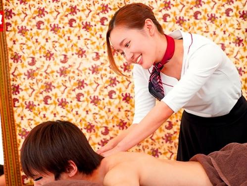 クールを装い騎乗位NTRセックス密着マッサージで絶頂アクメ！ブライダルエステで担当に突いたのは…寝取り趣味の淫乱エロ女！