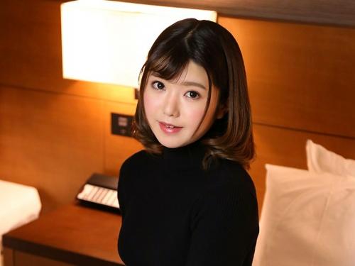 仕事の疲れを癒やす間もない欲求不満美熟女！自分で脚を広げ股を開いて陰部を見せつけ挑発するドスケベ淫乱エロ人妻！