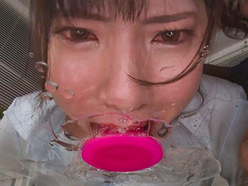 弱味を握られ犯され喉奥イラマされる淫欲のエロ人妻！夫との幸せな将来や残った家のローンの為に夫の上司のチンポをイラマチオ！