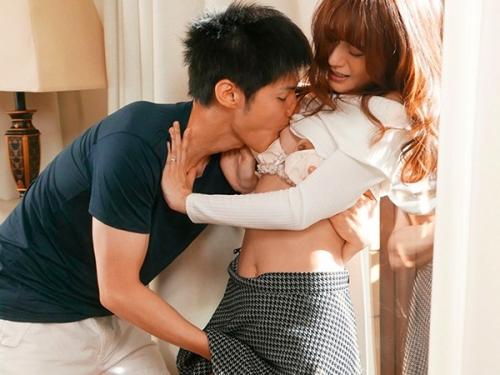 義理の母との禁断の近親相姦で絶頂する淫乱美女！義母と息子…禁じられた背徳の不倫エロセックスに溺れる！