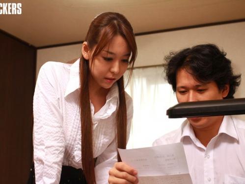 太ももを伝う浣腸‥尻穴から伝う肛虐の家庭教師！また恥ずかしい格好で撒き散らす淫汁で羞恥の限りを尽くされる！