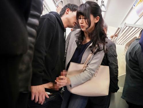 痴漢した少年を死角に連れ込んで痴女る淫乱変態エロ女！尻を触ったばっかりに‥凌辱逆レイプセックスの餌食となる！