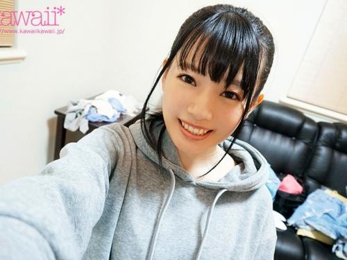 元気いっぱいエロセックス健康娘！愛嬌が良すぎて勘違いしちゃう人続出なくらいメチャ可愛い美少女女子大生AVデビュー！
