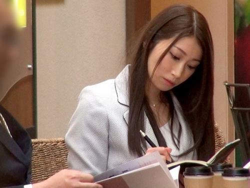 激しいガン突きピストンセックスの快感で悶絶絶頂する淫欲のエロ美人秘書！もうこれ以上自分を欺けない！