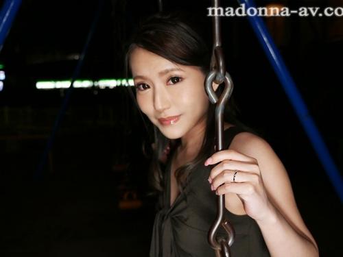 ホストに全財産注ぎ込んで破産したチンポ大好きセレブ人妻濃密セックス！超美形なのに中身はお下劣破天荒な淫乱エロ人妻！