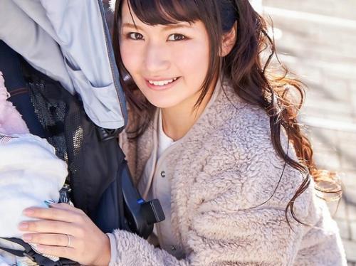 人妻は徐々に大胆になり自ら腰を振り乱し激ピストン！抑えられていた熟女の性欲が怒濤の如く体現される！