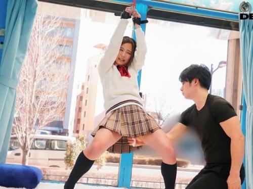 思春期女子校生のオマンコ大洪水で激イキ痙攣セックス！恥ずかしがりながらも全力でゲームに取り組む制服美少女JK！