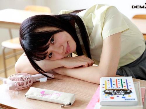 趣味はオナニー！青春時代No1の変態さのドスケベエロ制服美少女JK！涼しい顔してオマンコはびしょ濡れドスケベ淫乱女子校生！
