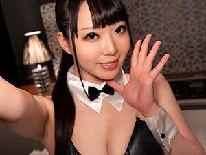 素人巨乳美少女にバニーガール衣装着せてイチャラブセックス！お小遣い欲しいお金大好きエロ娘を徹底的に犯しまくる！