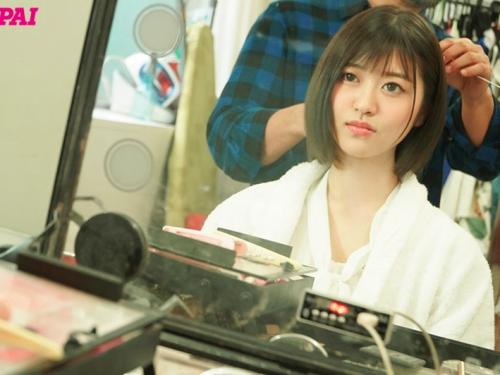 グラビアモデルよりAV女優で見て貰いたかった淫乱エロ巨乳美少女！爆乳おっぱいを見せてくれてありがとう！