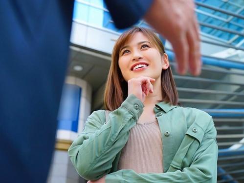 自ら跨がり激ピストン騎乗位セックスで精子を搾り取る！催眠をかけられ性欲を解放しオナニーしちゃう変態痴女化するお姉さん！