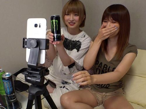 自宅を突然訪問し様々なエッチなトラップを仕掛けて彼女へ敢行する！自宅に到着早々ガサ入れ開始！
