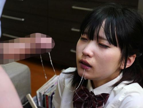 弱みを握って媚薬入りタバコ吸わせてドスケベ変態豹変発情でキメパコセックス！隣に住む可愛い制服美少女JKがまさかの喫煙！