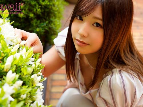 自慢のフェラ手コキでザーメン精子搾り取るドスケベ淫乱エロ痴女！見た目は清楚系激カワ美少女なのに本物のドSビッチ現る！