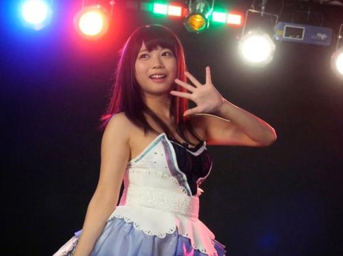 巨乳おっぱいエロボディ彼女がファン達に強姦レイプ凌辱セックス！アイドルになるために彼女はファンと肉体関係を持つ！