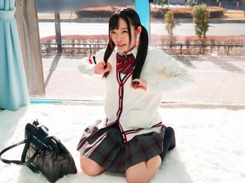 素朴で大人しそうな制服美少女JKマジックミラー号乗車！電マ激責めしたら発情しまくるエロ女子校生！
