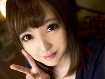 やらしい美巨乳おっぱい！脱いだらなんとパイパンｗピンクローターオナニーで感じちゃいます(^^♪