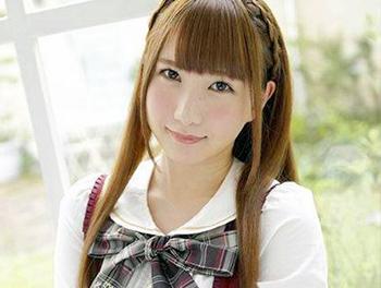 おチンチン大好きな清楚系美少女///♡可愛いと笑顔でチンポを手コキ///♡