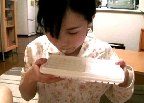 中学生の娘を犯す父親。そのハメ撮り近親相姦動画が流出