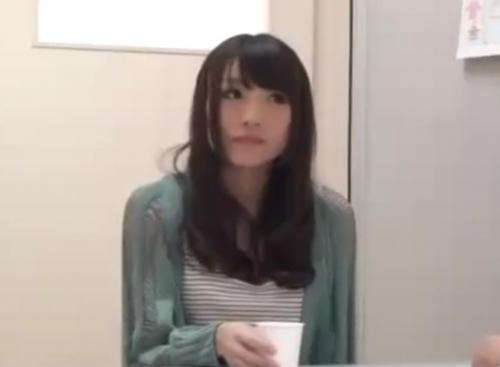 診察に来た美女を薬で眠らせ、強姦する医師