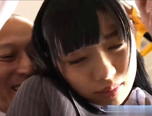 桐谷まつり |初めて痴漢され、その快感が癖になり抑えきれず、もっと求めてしまうOL若奥さま