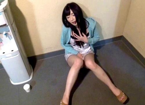 大槻ひびき｜媚薬ウォーター×発情｜おチンポが欲しくなっちゃった美女が他人旦那を誘惑して不倫SEX